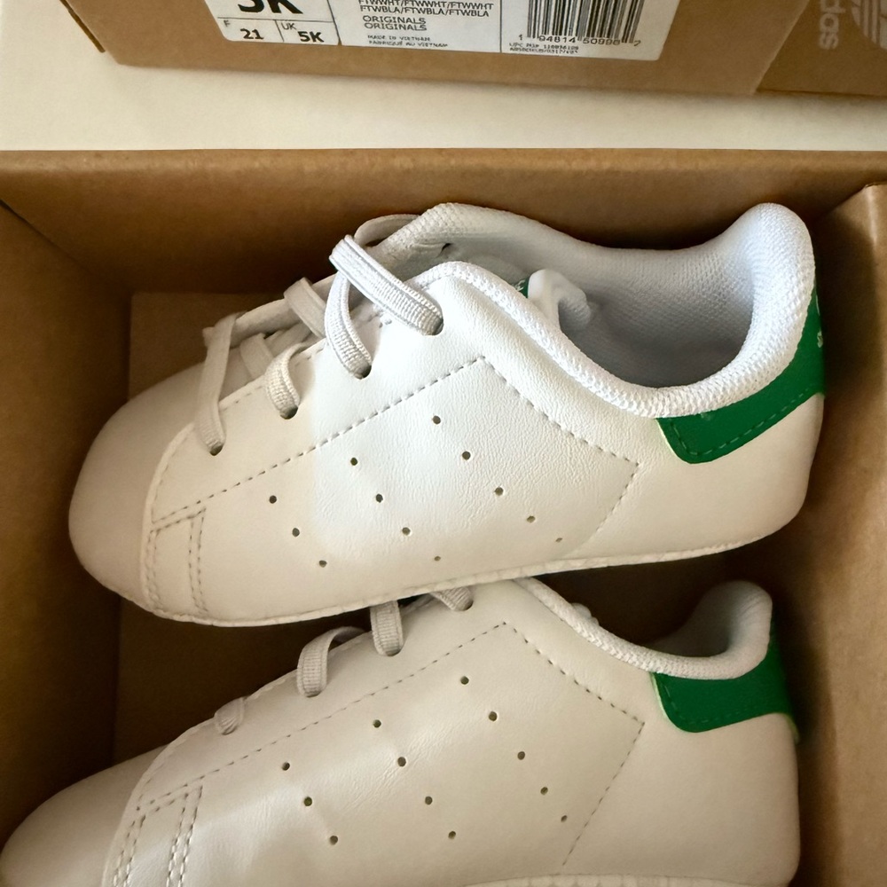 Adidas baby walker crib White and Green Sneakers